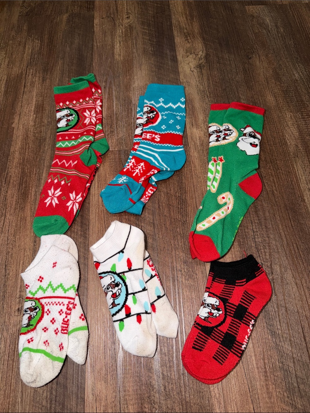 Lot of 6 pairs Buc-ees Christmas Socks Kids